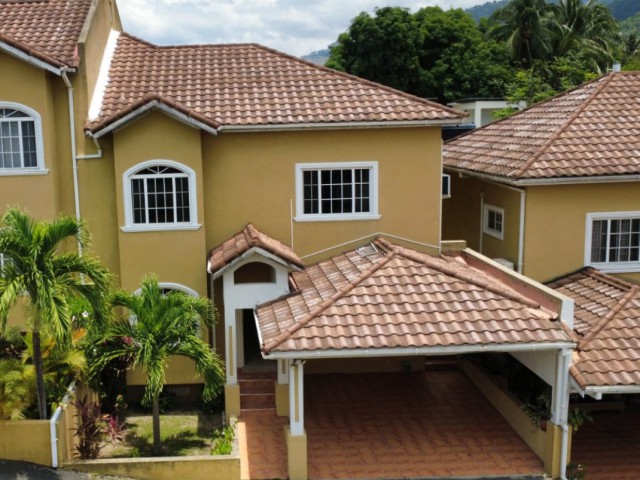 Townhouse For Sale in Toucan Manor Birdsucker, Kingston / St. Andrew Jamaica | [1]