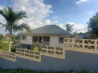 4 bed House For Sale in Mandeville, Manchester, Jamaica