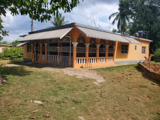House For Sale in Cotton Piece Linstead, St. Catherine Jamaica | [1]