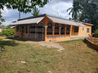 2 bed House For Sale in Cotton Piece, St. Catherine, Jamaica