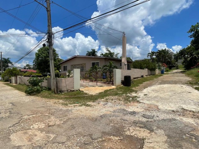 House For Sale in THE VILLA MANDEVILLE, Manchester Jamaica | [2]