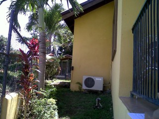 4 bed House For Sale in May Pen, Clarendon, Jamaica