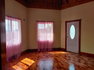 4 bed House For Sale in Mandeville, Manchester, Jamaica