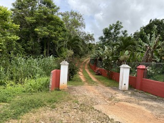 3 bed House For Sale – Wales District, Manchester, Jamaica