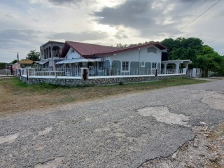 4 bed House For Sale in Hopedale, St. Catherine, Jamaica