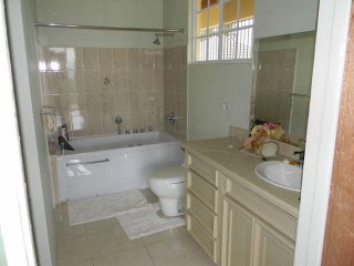 House For Sale in Linstead, St. Catherine Jamaica | [3]