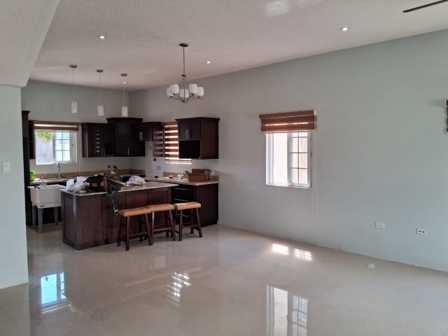Townhouse For Rent in Denbigh, Clarendon Jamaica | [4]