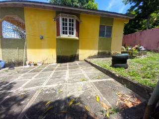 2 bed House For Sale in Seaforth, St. Thomas, Jamaica