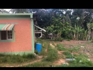 8 bed House For Sale in Linstead, St. Catherine, Jamaica