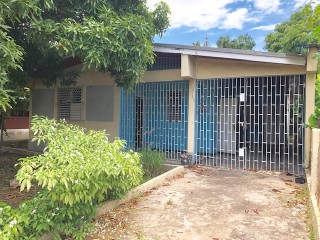 House For Sale in Walks road Spanish Town, St. Catherine Jamaica | [1]