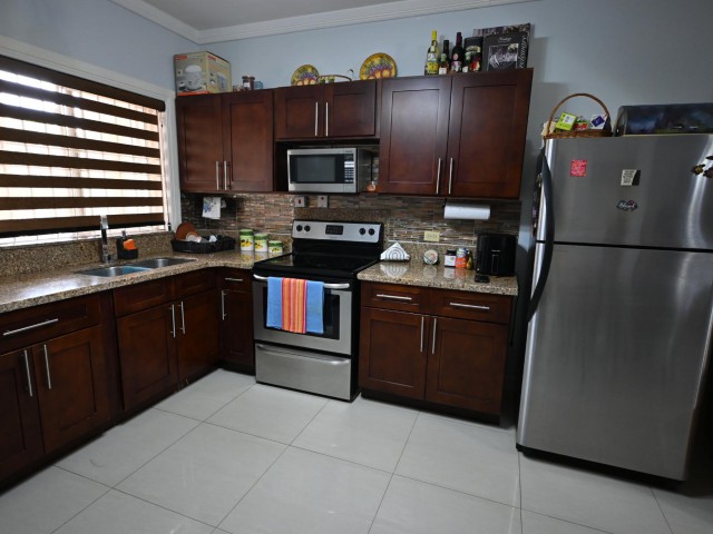 Apartment For Sale in DUNROBIN AVE, Kingston / St. Andrew Jamaica | [2]