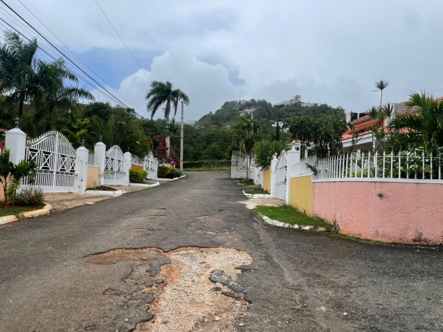 Apartment For Sale in RED HILLS, Kingston / St. Andrew Jamaica | [1]