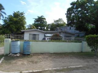 4 bed House For Sale in Leiba Gardens Spanish Town, St. Catherine, Jamaica