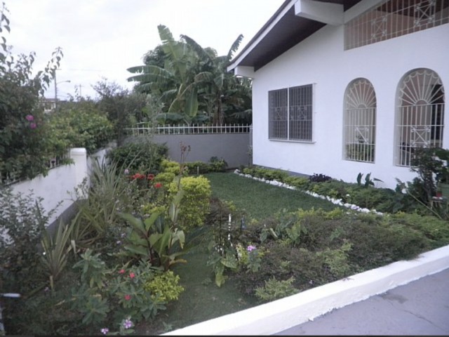 House For Sale in Queensborough, Kingston / St. Andrew Jamaica | [11]