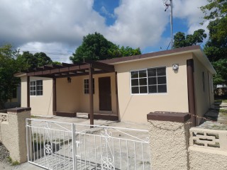 4 bed House For Sale in Ensom City  Spanish Town, St. Catherine, Jamaica
