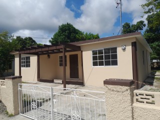 4 bed House For Sale in Ensom City Spanish Town, St. Catherine, Jamaica