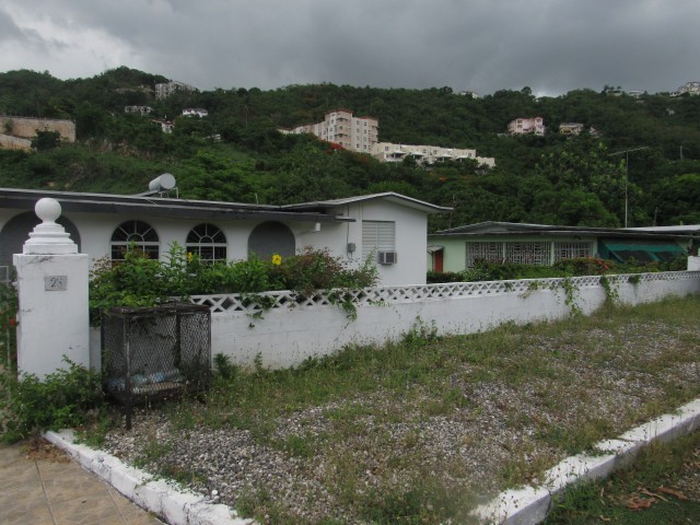 House For Sale in Meadowbrook Mews, Kingston / St. Andrew Jamaica | [11]