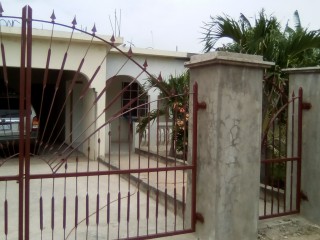House For Sale in Pridees housing scheme milk riv, Clarendon Jamaica | [3]