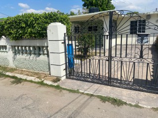 2 bed House For Sale in West Cumberland, St. Catherine, Jamaica