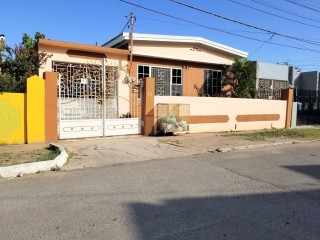 House For Rent in Duhaney Park, Kingston / St. Andrew, Jamaica
