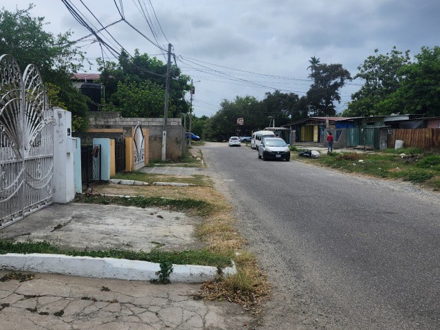 Townhouse For Sale in Hamilton Gardens, St. Catherine Jamaica | [11]