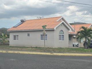 2 bed House For Sale – CAYMANAS ESTATE COUNTRY CLUB PHASE 2, St. Catherine, Jamaica