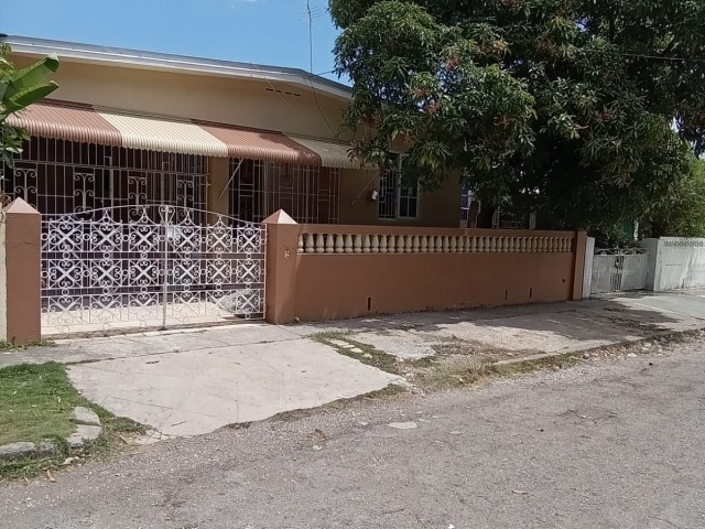 House For Rent in Gardener Ave, Kingston / St. Andrew Jamaica | [6]