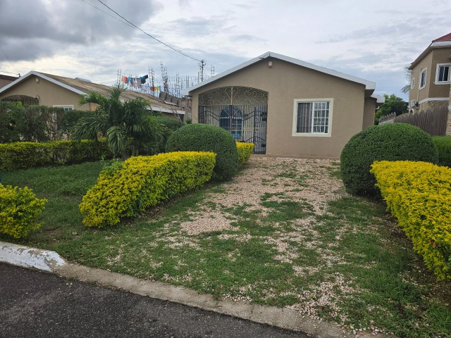 House For Rent in Phoenix Park Village 1 Phase 3, St. Catherine Jamaica | [10]