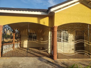 House For Rent in Hillview Estate Linstead Bypass, St. Catherine Jamaica | [4]