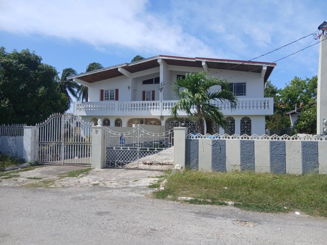 7 bed House For Sale - Leiba Gardens, St. Catherine, Jamaica