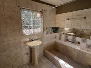 Flat For Rent in Mandeville, Manchester Jamaica | [8]