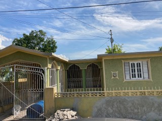 4 bed House For Sale - Passage Fort, St. Catherine, Jamaica