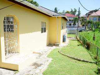 3 bed House For Sale in Santa Cruz, St. Elizabeth, Jamaica