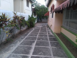 House For Rent in Off Constant Spring Road, Kingston / St. Andrew Jamaica | [2]