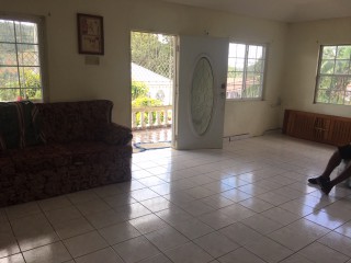 House For Sale in Chudleigh, Manchester Jamaica | [4]
