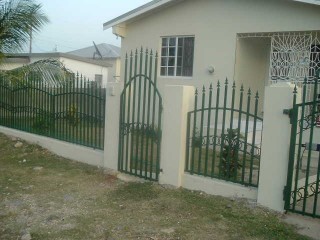 House For Sale in May Pen, Clarendon Jamaica | [7]