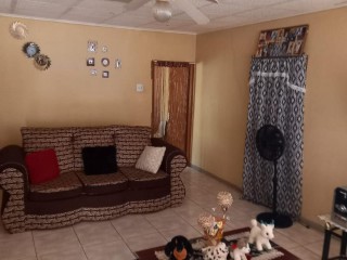 3 bed House For Sale in Linstead, St. Catherine, Jamaica