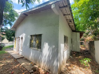 4 bed House For Sale in Sydenham, St. Catherine, Jamaica