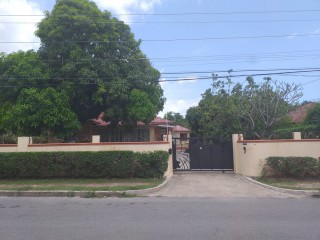 5 bed House For Sale in Sundown Crescent, Kingston / St. Andrew, Jamaica