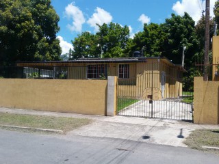 3 bed House For Sale in Kingston  6, Kingston / St. Andrew, Jamaica