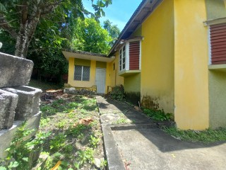 2 bed House For Sale in Seaforth, St. Thomas, Jamaica