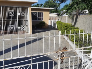 House For Sale in MORETON PARK, Kingston / St. Andrew Jamaica | [1]