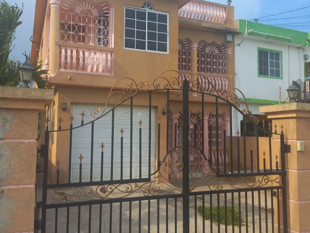 5 bed Townhouse For Sale - Spanish Town, St. Catherine, Jamaica