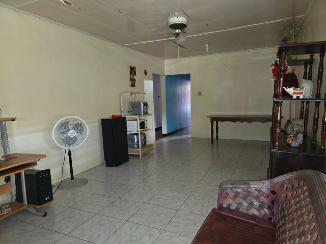 House For Sale in Willowdene, St. Catherine Jamaica | [6]