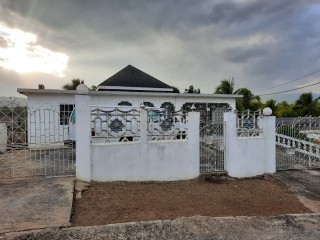 8 bed House For Sale in Vanfair, St. Catherine, Jamaica