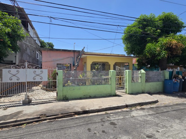 4 bed House For Sale - Stanton Street Woodford Park, Kingston / St. Andrew, Jamaica