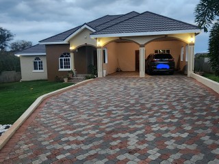 House For Sale in St Jago Heights, St. Catherine Jamaica | [10]