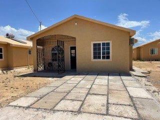 2 bed House For Rent - Phoenix Park Phase 3, St. Catherine, Jamaica