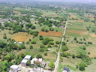 Commercial building For Sale in Santa Cruz, St. Elizabeth, Jamaica