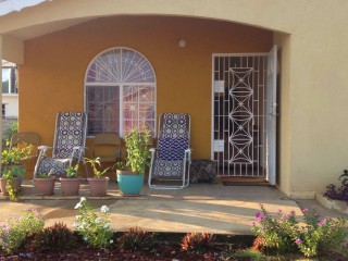 18 Woodpecker Ave, Trelawny, Jamaica - House for Lease/rental